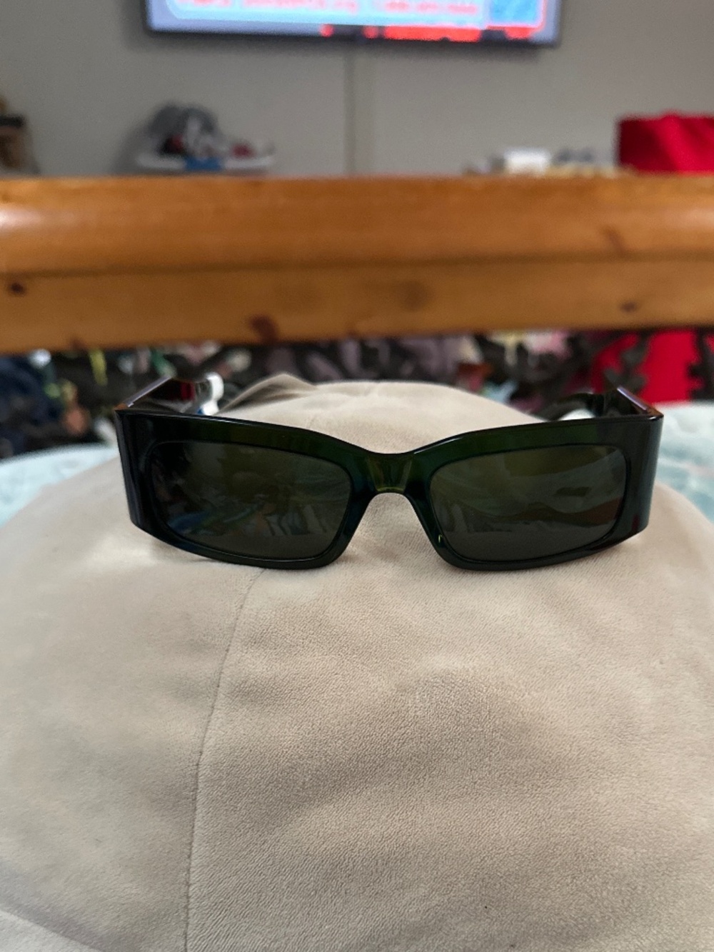 NWT BALENCIAGA SUNGLASSES DARK GREEN - Picture 9 of 9
